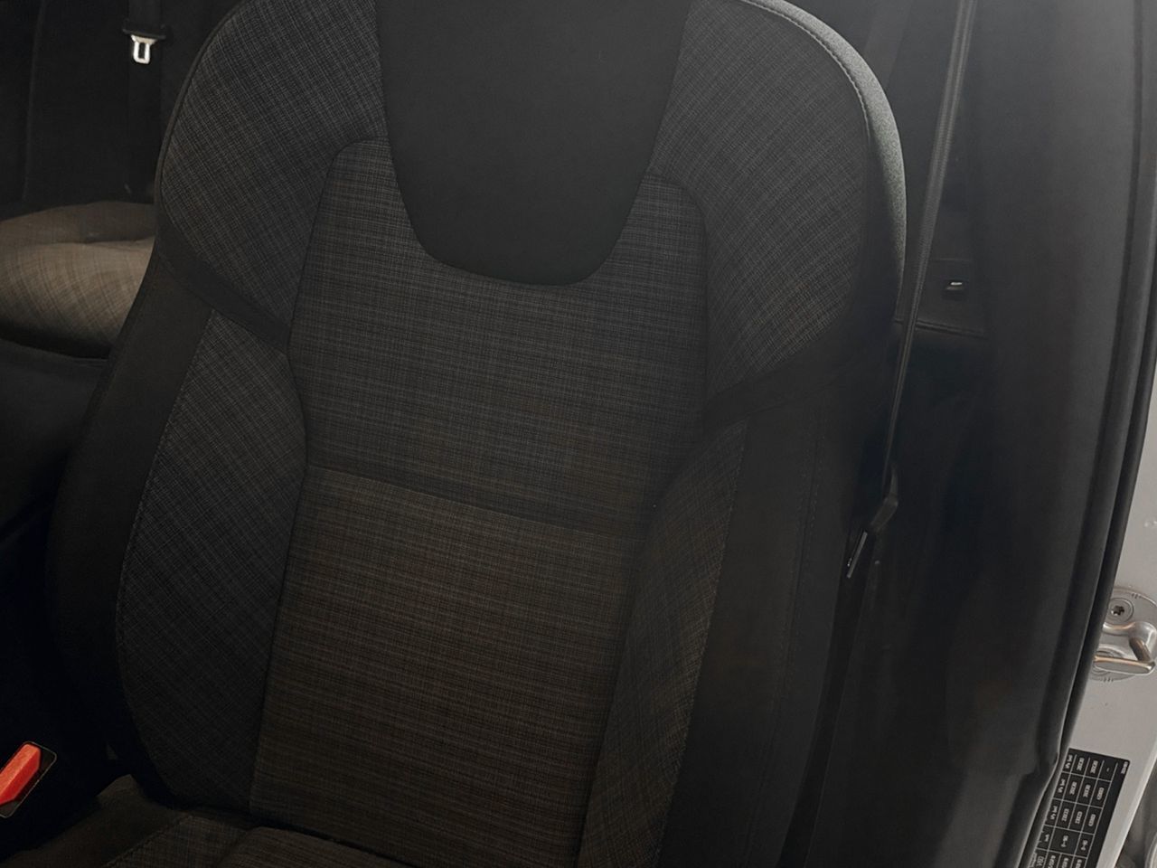 Volvo V60 B4 D Cross Country AWD - foto 21