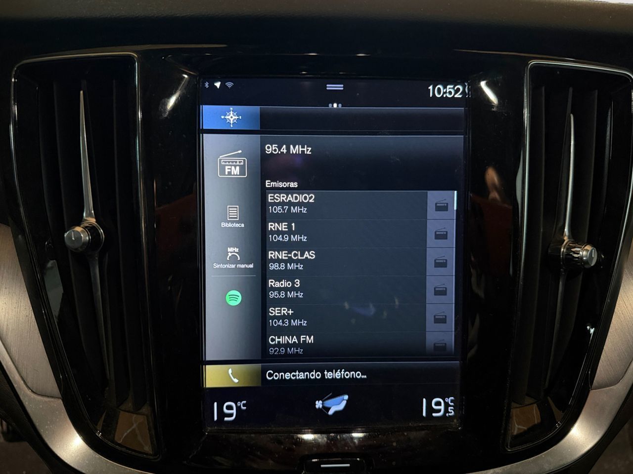 Volvo V60 B4 D Cross Country AWD - foto 18