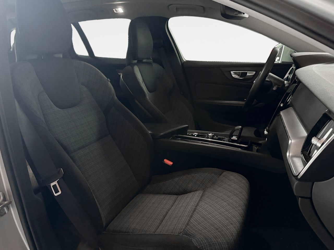 Volvo V60 B4 D Cross Country AWD - foto 11