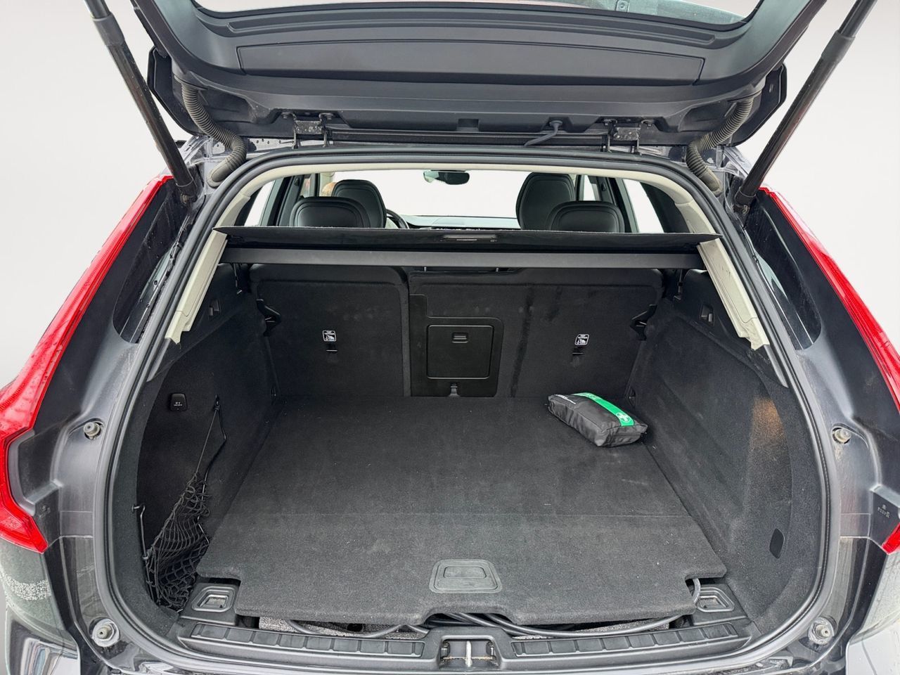 Volvo XC60 T6 Recharge Core AWD - foto 12