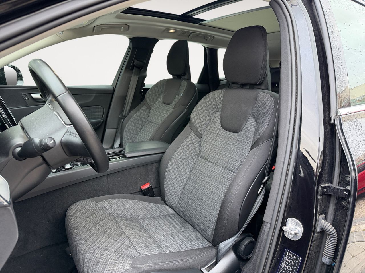 Volvo XC60 T6 Recharge Core AWD - foto 9