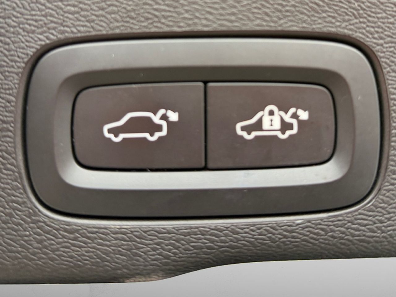 Volvo XC60 T6 Recharge Core AWD - foto 21