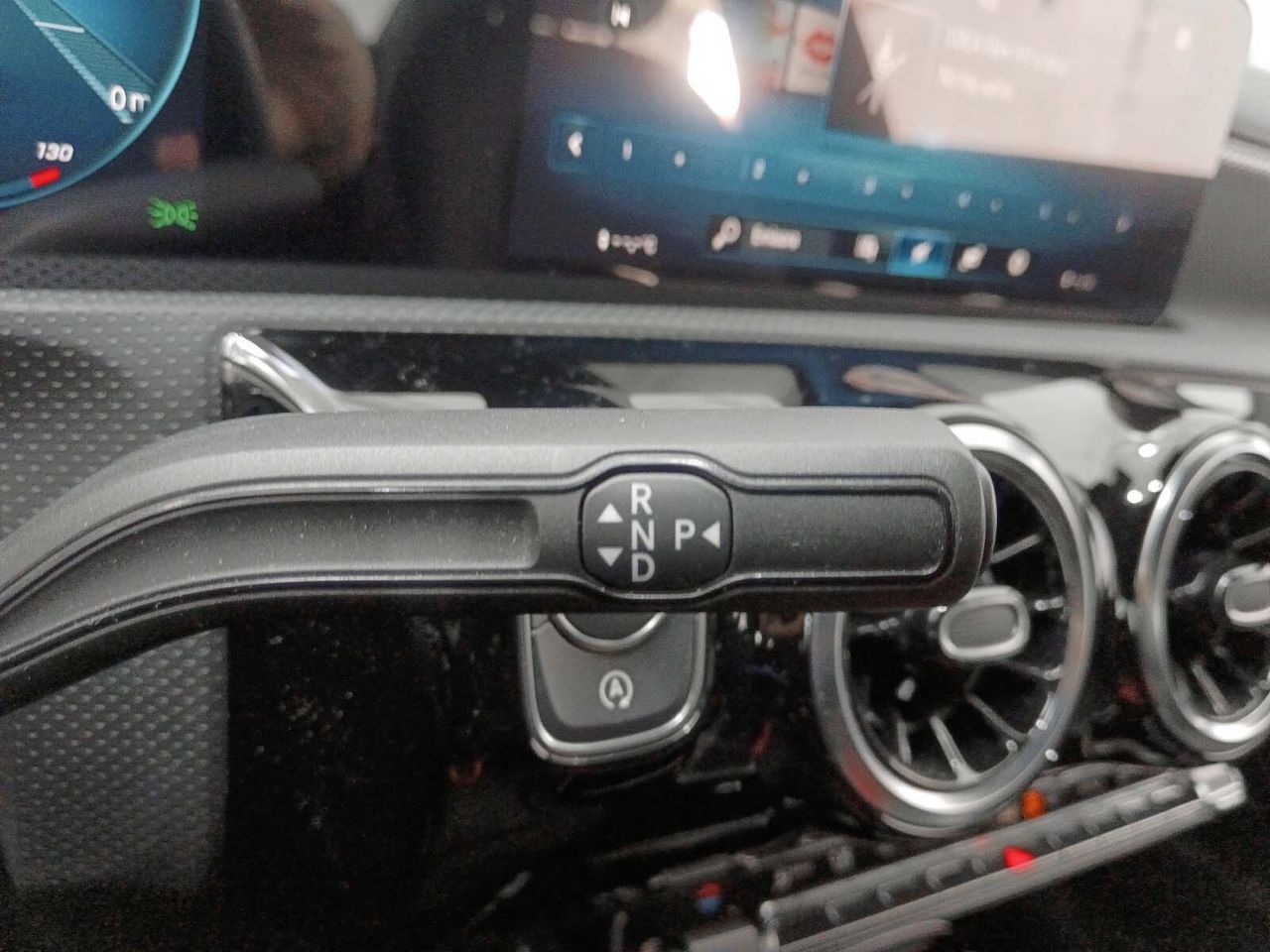 Mercedes-Benz CLA 200 d - foto 14