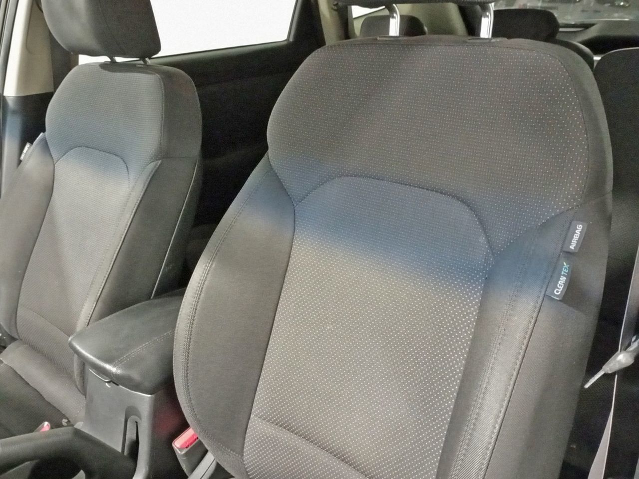 Kia Carens 1.7 CRDi VGT Uefa Euro2016 Eco-Dynamics - foto 20