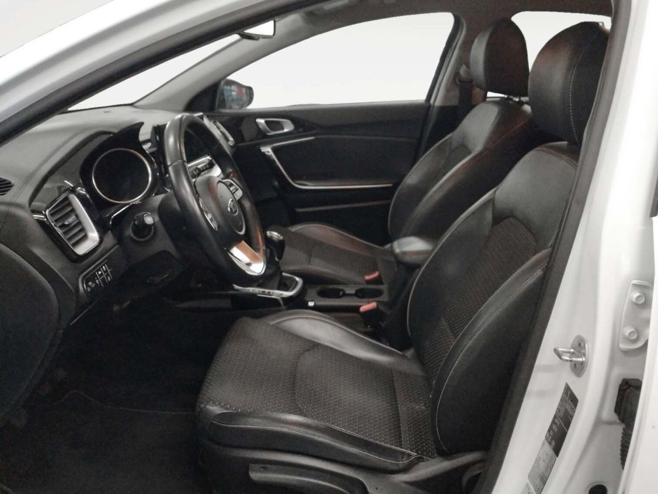Kia Ceed 1.0 T-GDi Tech - foto 9