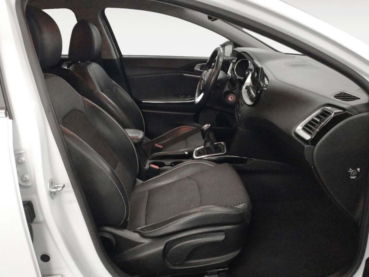 Kia Ceed 1.0 T-GDi Tech - foto 11