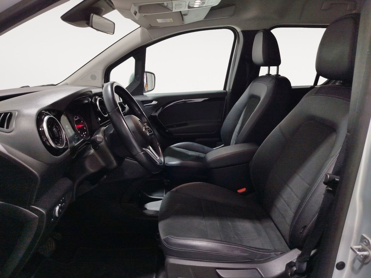 Mercedes-Benz Clase T 180 d - foto 8