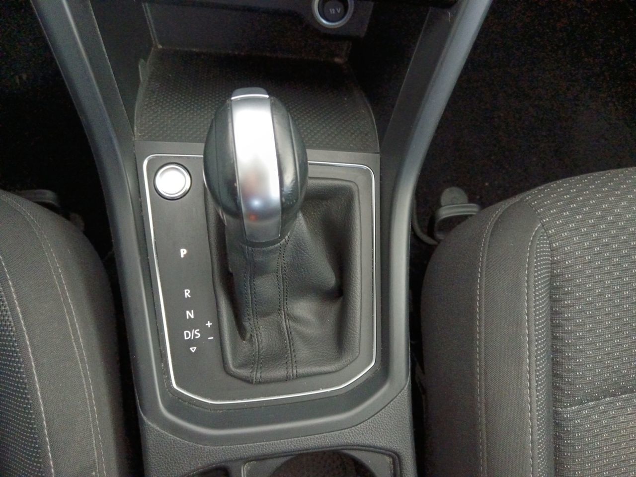 Volkswagen Touran Advance 2.0 TDI DSG - foto 13