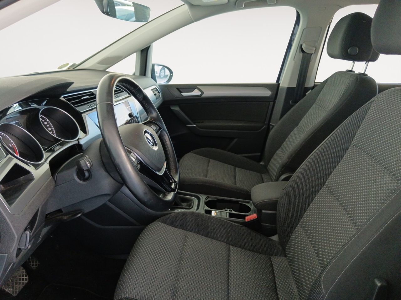 Volkswagen Touran Advance 2.0 TDI DSG - foto 9