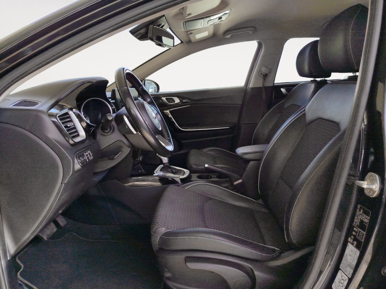 Kia Ceed 1.6 MHEV Tech DCT - foto 8