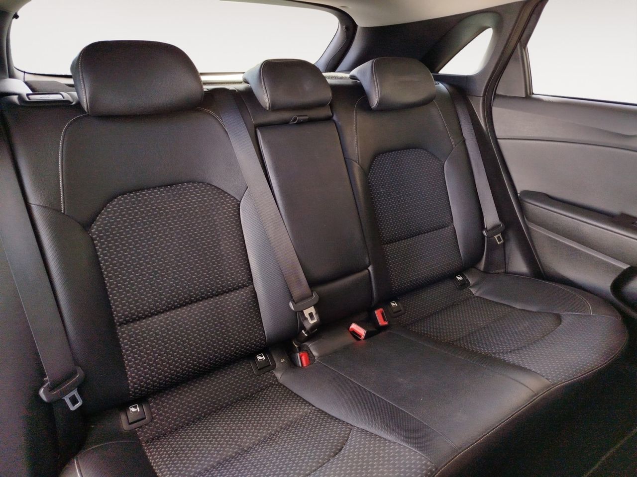 Kia Ceed 1.6 MHEV Tech DCT - foto 9