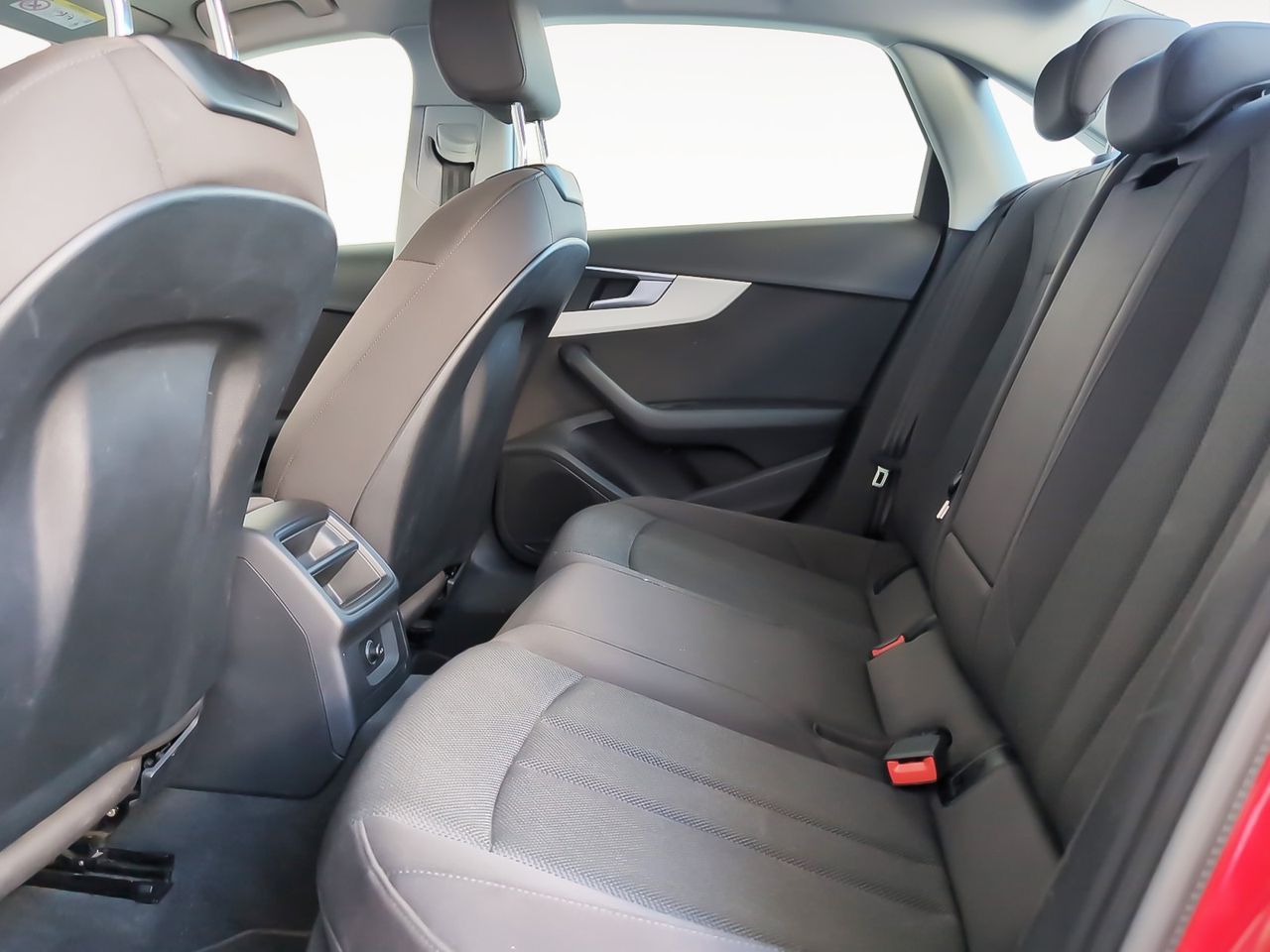 Audi A4 Advanced 30 TDI S tronic - foto 11