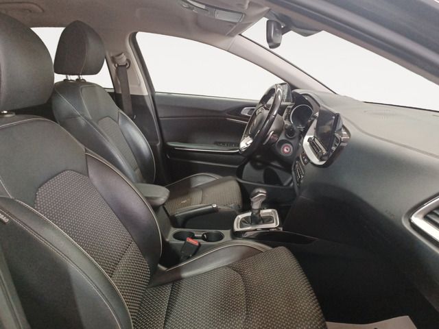 Kia Ceed 1.6 MHEV Tech DCT - foto 11