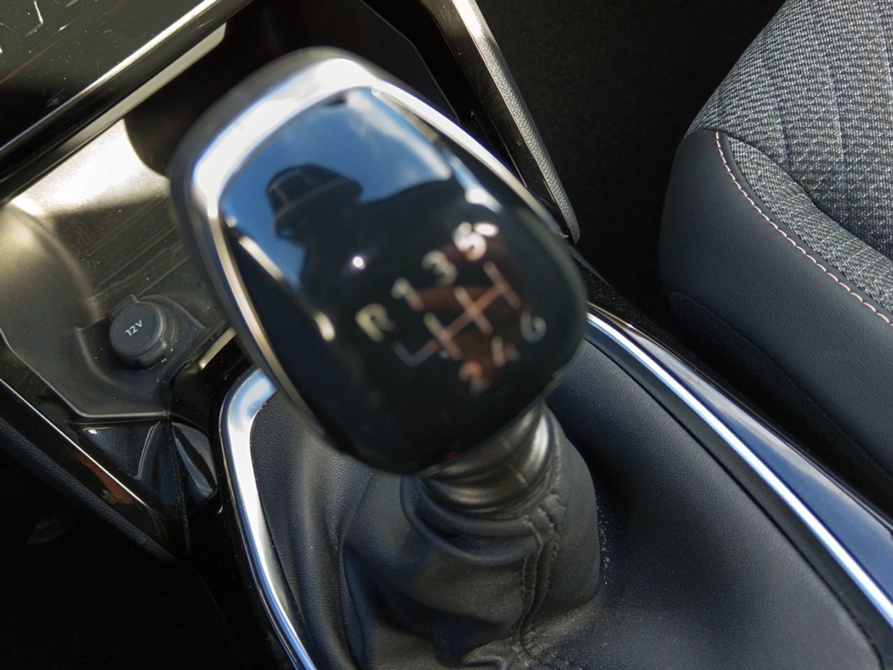 Peugeot 2008 PureTech 100 Allure - foto 12