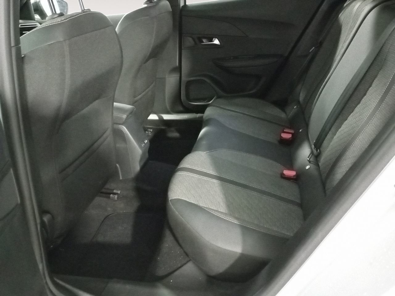 Peugeot 2008 PureTech 100 Allure - foto 10