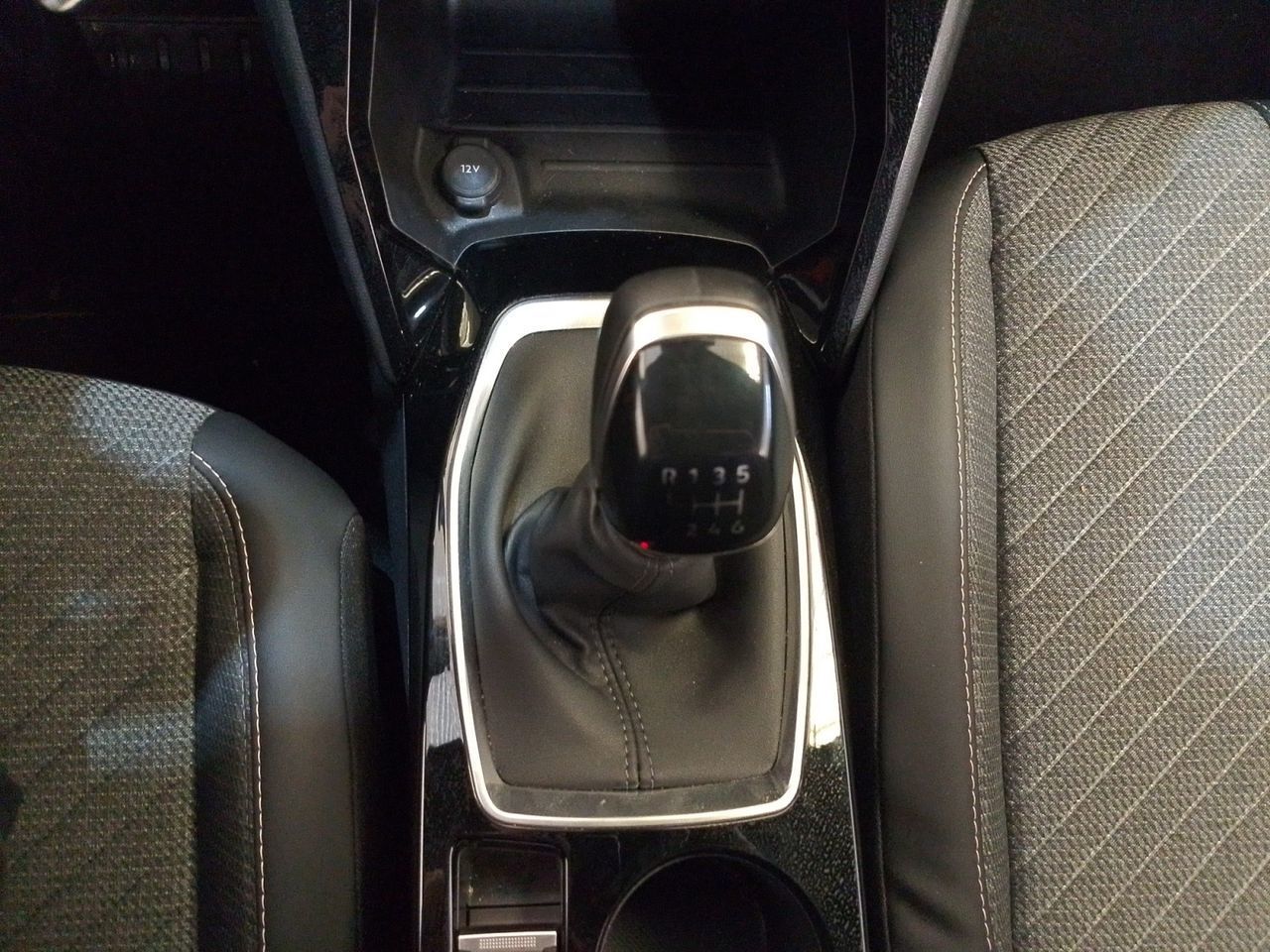 Peugeot 2008 PureTech 100 Allure - foto 11