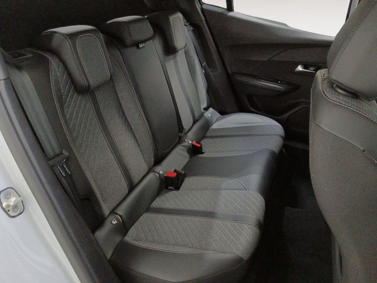 Peugeot 2008 PureTech 100 Allure - foto 10