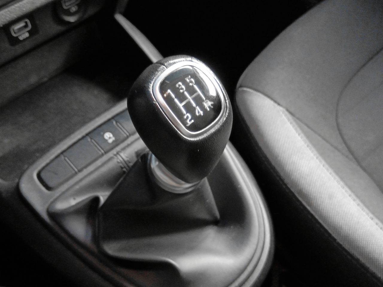 Hyundai i10 1.0 Klass - foto 12