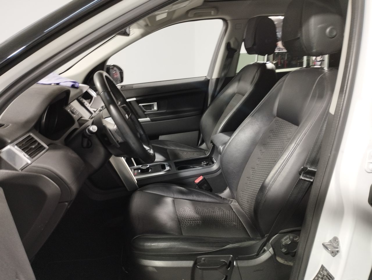 Land Rover Discovery Sport 2.0L TD4 SE 4x4 - foto 9