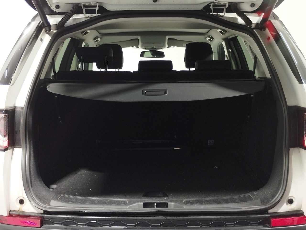 Land Rover Discovery Sport 2.0L TD4 SE 4x4 - foto 12