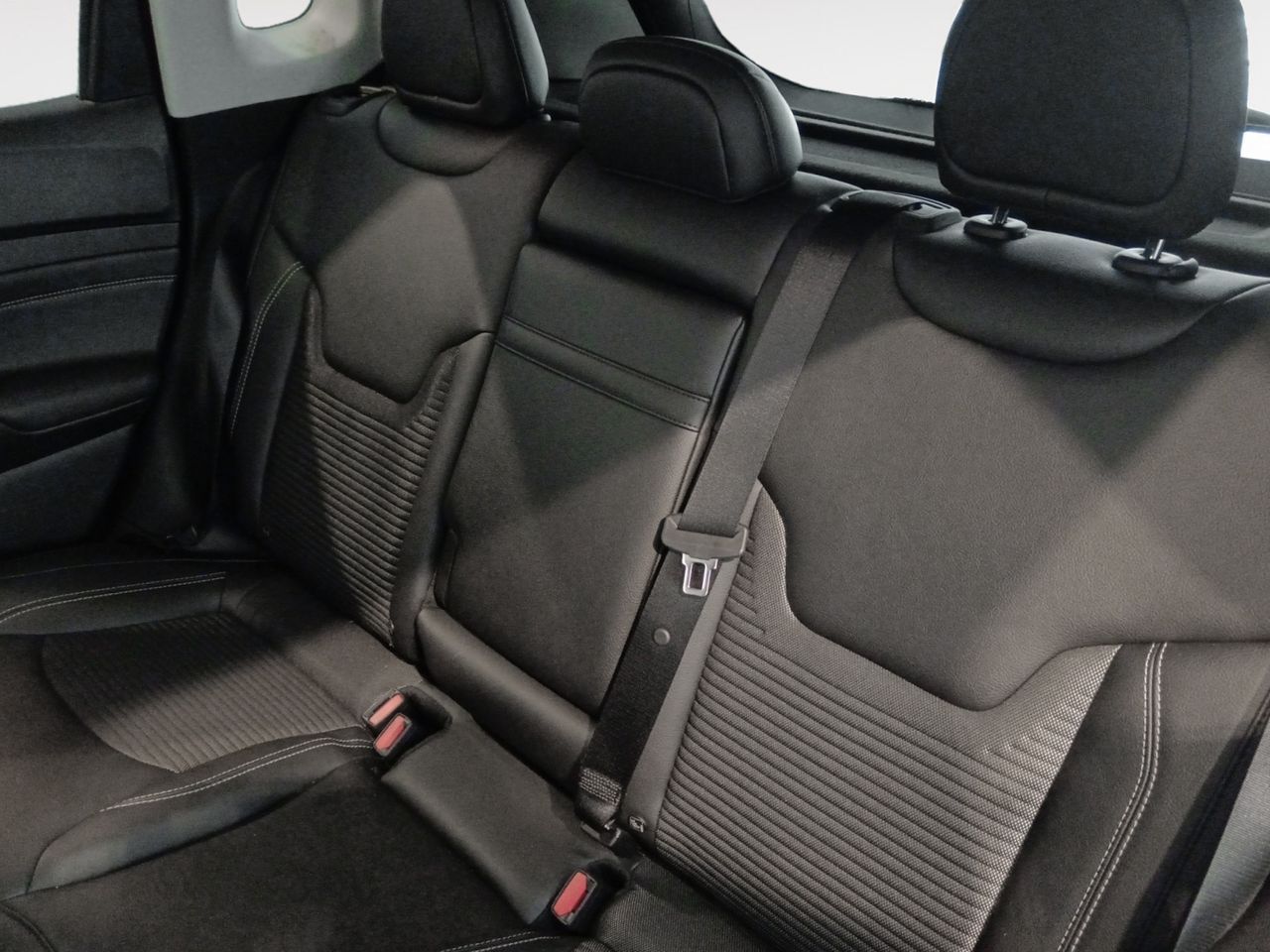 Jeep Compass 1.3 Gse Limited 4x2 FWD - foto 9
