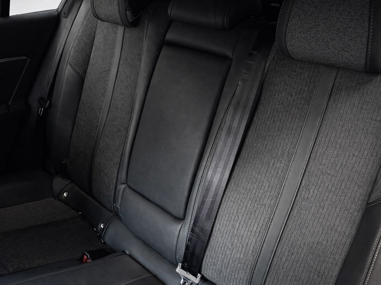Peugeot 508 BlueHDi 130 Allure Pack EAT8 - foto 10