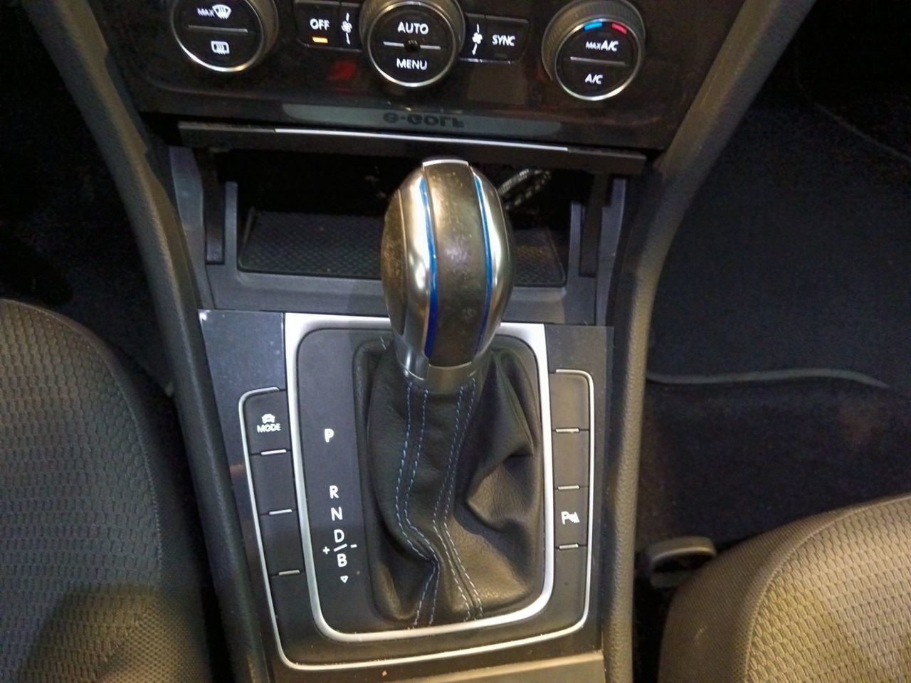 Volkswagen Golf ePower - foto 13
