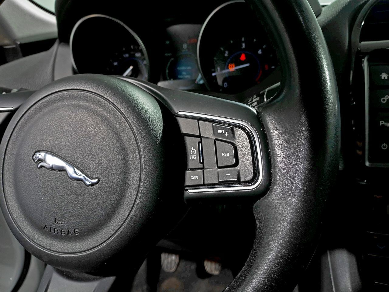 Jaguar F-Pace 2.0L i4D Pure - foto 20