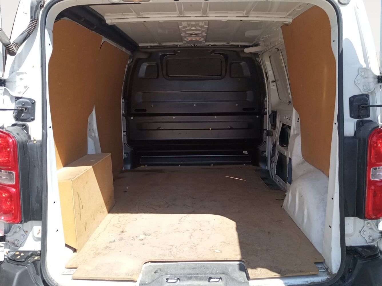 Citroën Jumpy Furgon BlueHDi 100 Talla M Control - foto 11