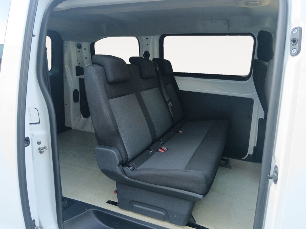 Peugeot Expert Combi BlueHDi 120 Standard - foto 10