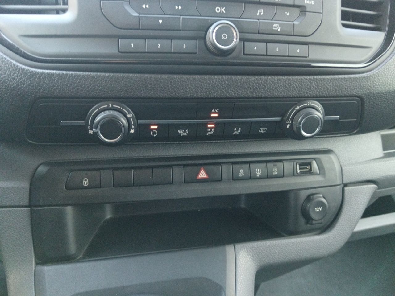 Peugeot Expert Combi BlueHDi 120 Standard - foto 17