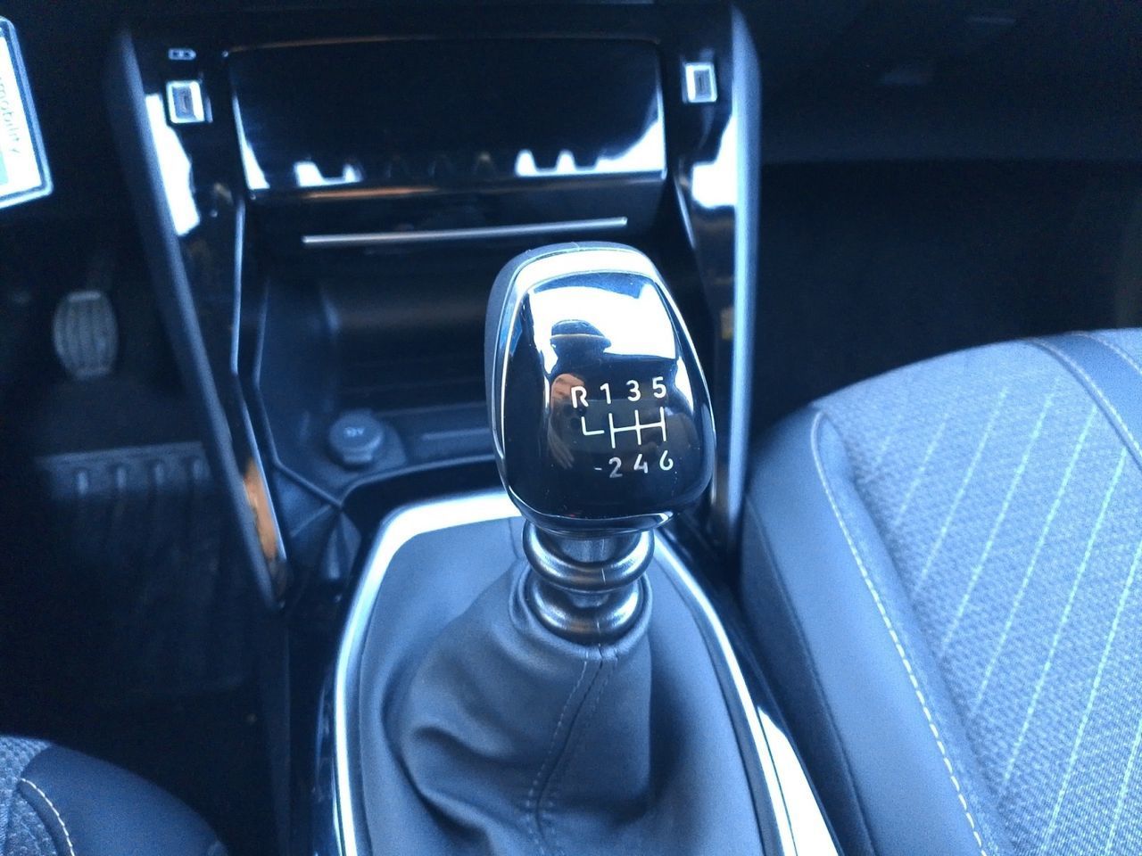 Peugeot 2008 PureTech 100 Allure - foto 13
