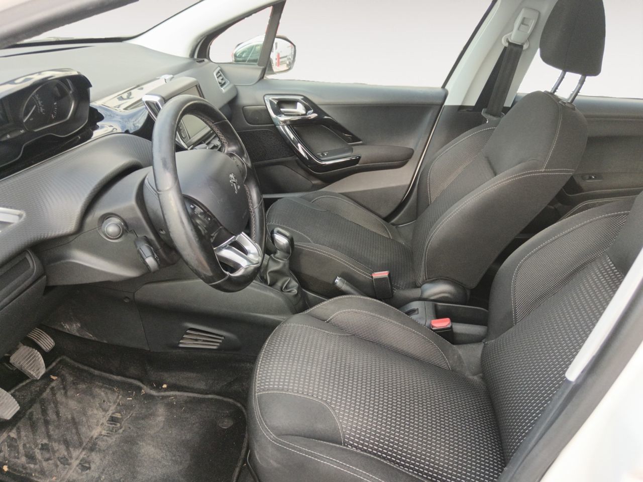 Peugeot 208 1.6 BlueHDi Allure - foto 8