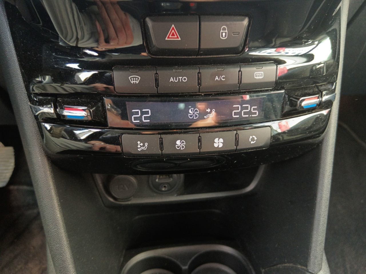 Peugeot 208 1.6 BlueHDi Allure - foto 17