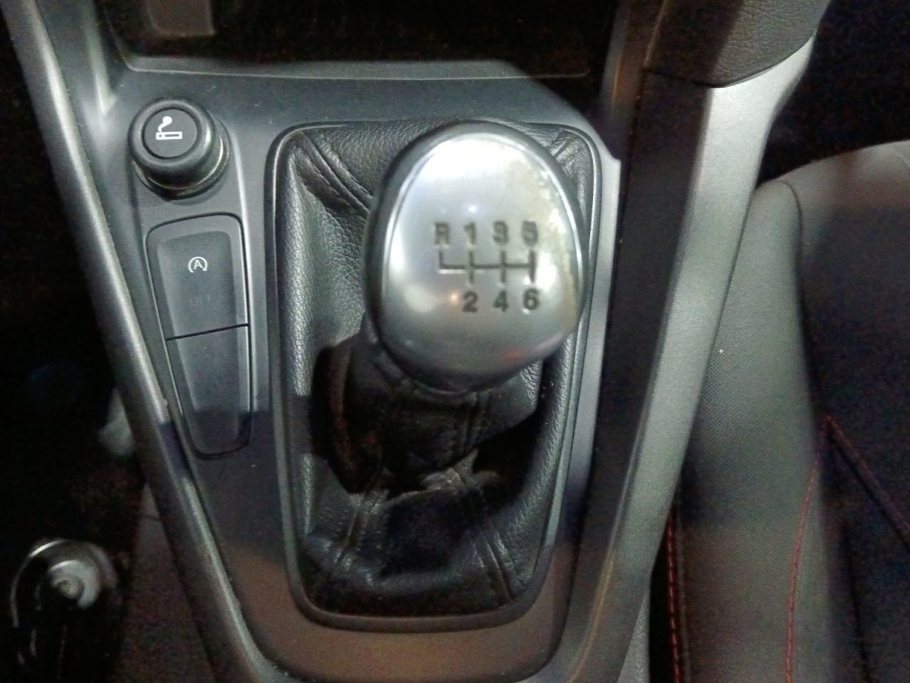 Ford Focus 2.0 TDCi ST-Line - foto 12