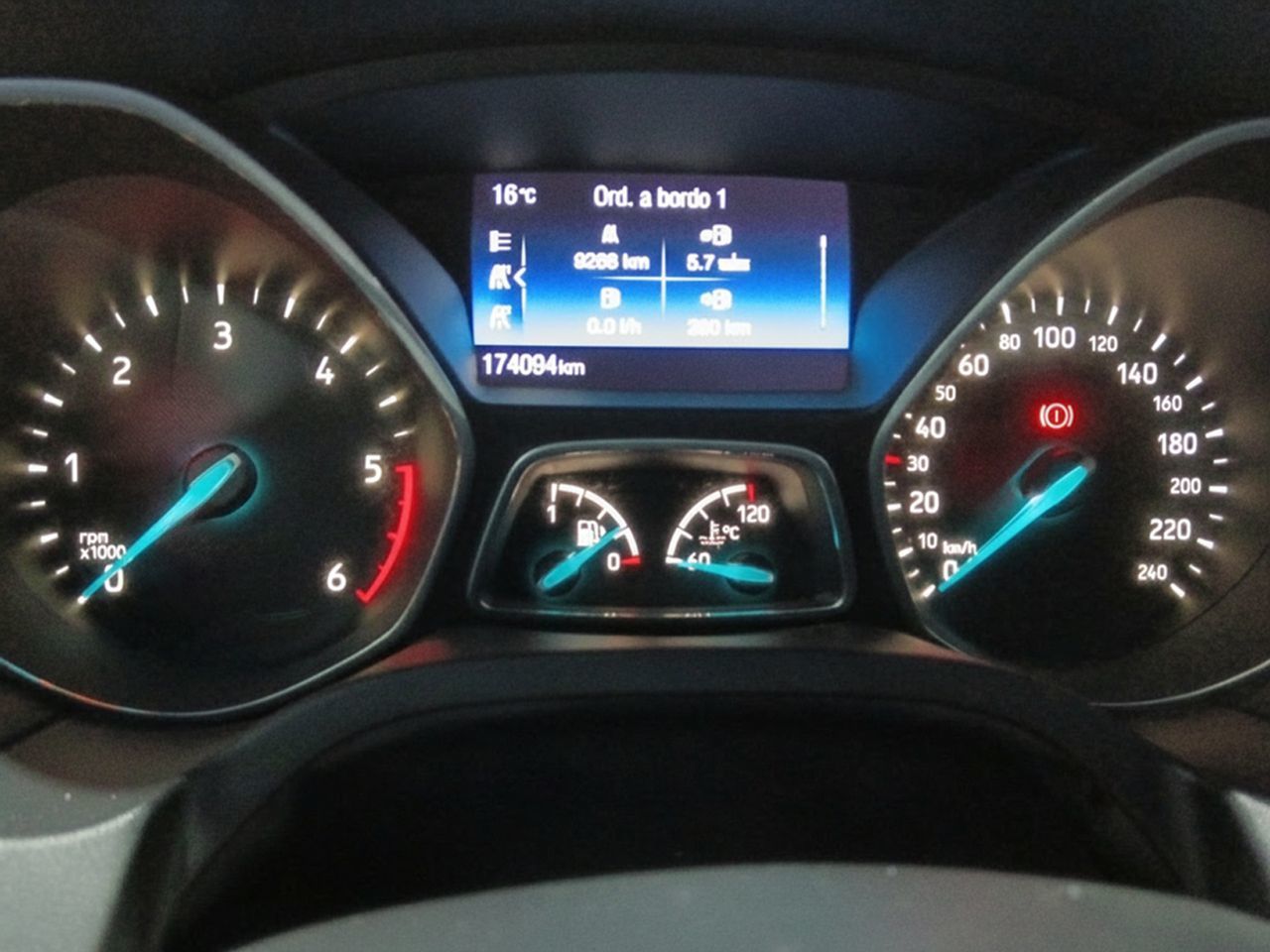 Ford Focus 2.0 TDCi ST-Line - foto 13