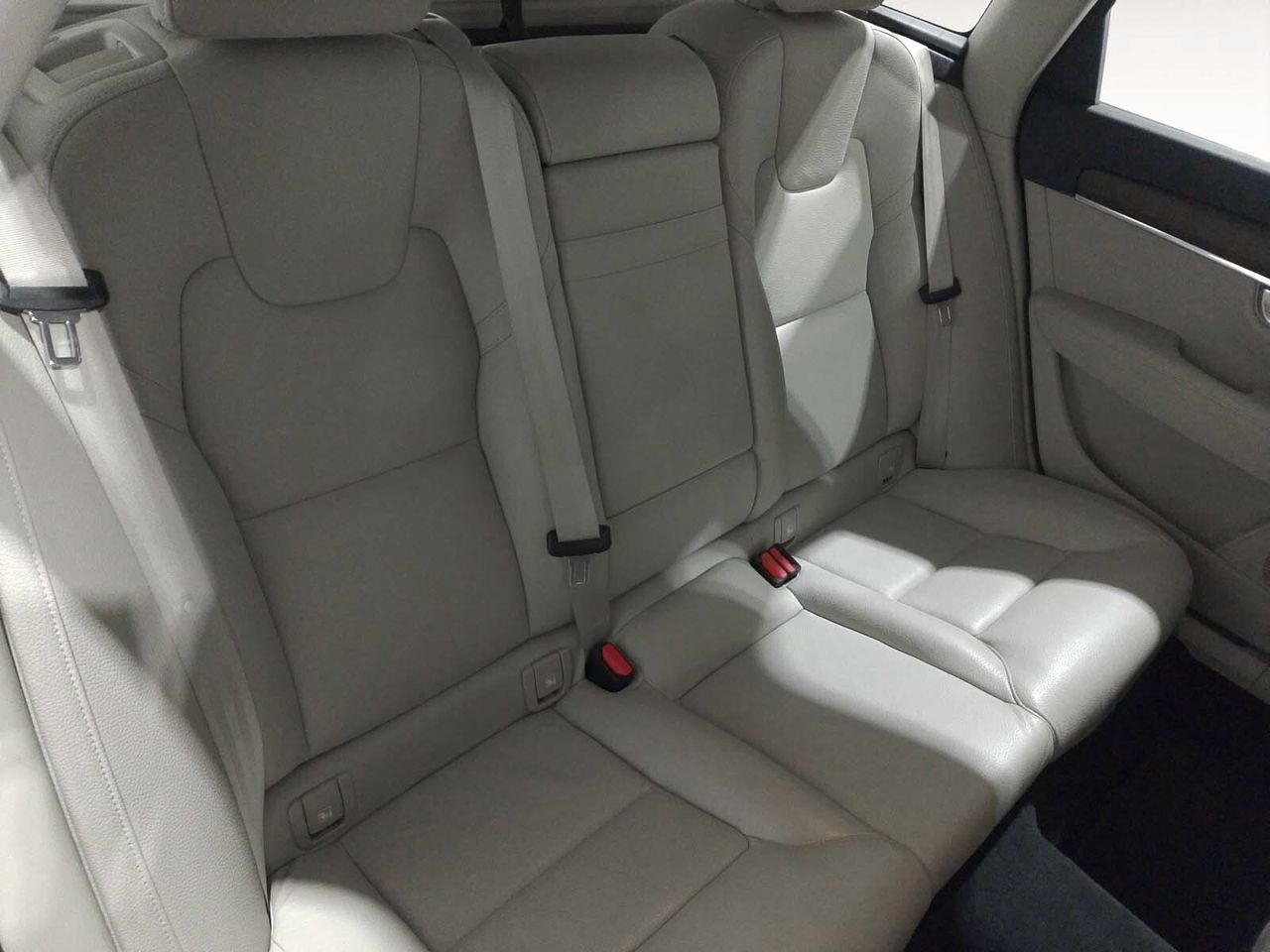 Volvo V90 B4 D Pro AWD - foto 9