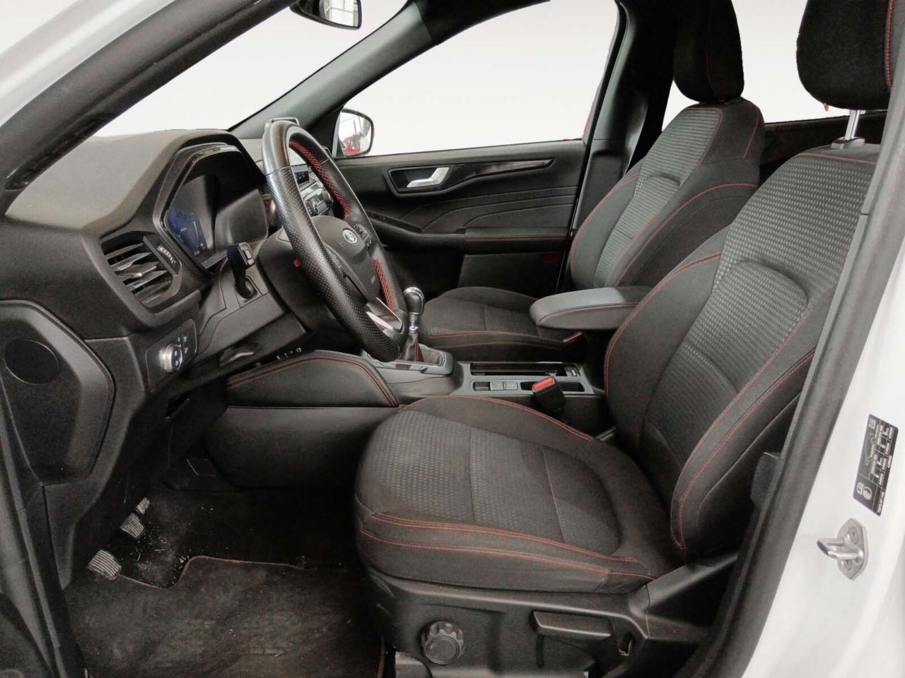 Ford Kuga 1.5 EcoBoost ST-Line 4x2 - foto 11