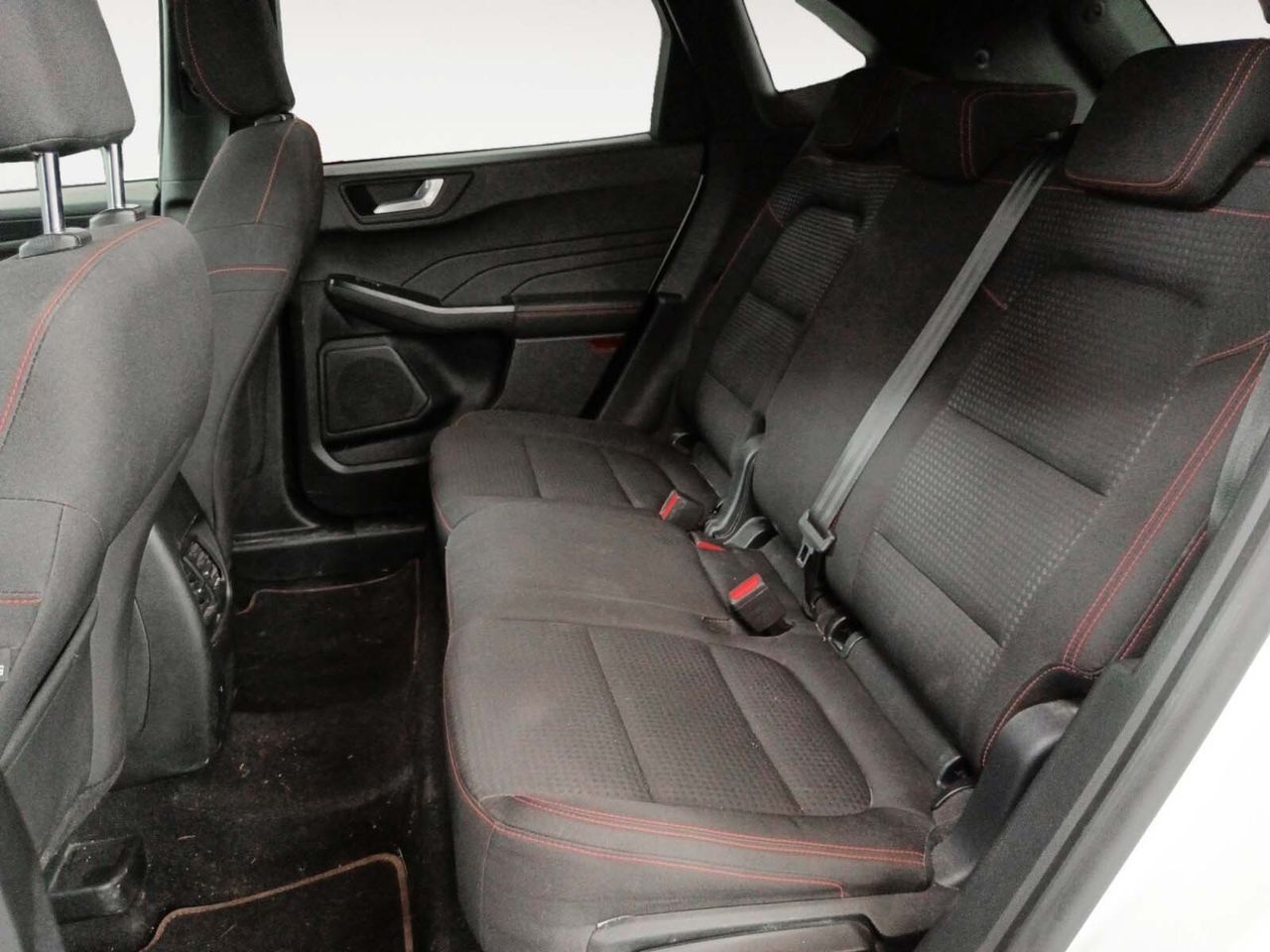 Ford Kuga 1.5 EcoBoost ST-Line 4x2 - foto 12