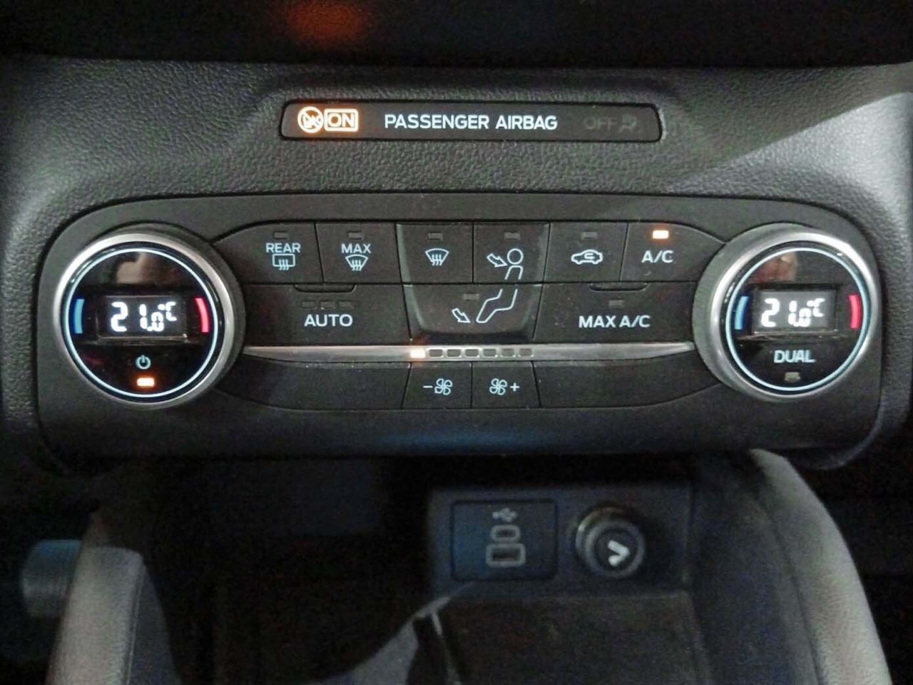 Ford Kuga 1.5 EcoBoost ST-Line 4x2 - foto 22