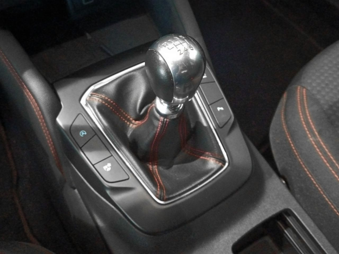 Ford Kuga 1.5 EcoBoost ST-Line 4x2 - foto 15