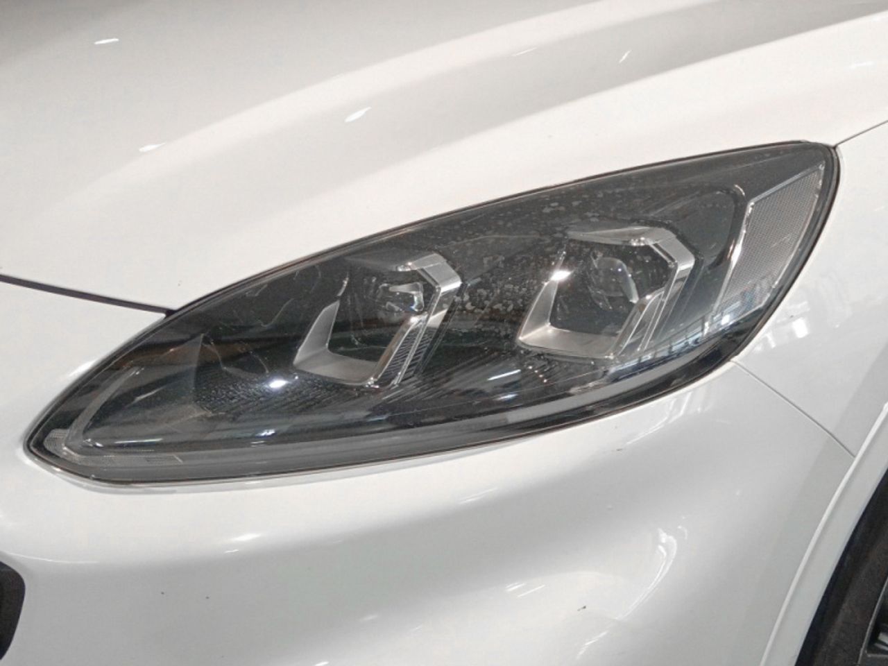 Ford Kuga 1.5 EcoBoost ST-Line 4x2 - foto 25