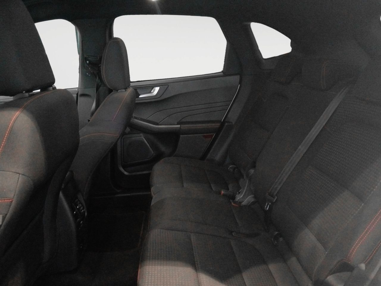 Ford Kuga 1.5 EcoBoost ST-Line 4x2 - foto 12