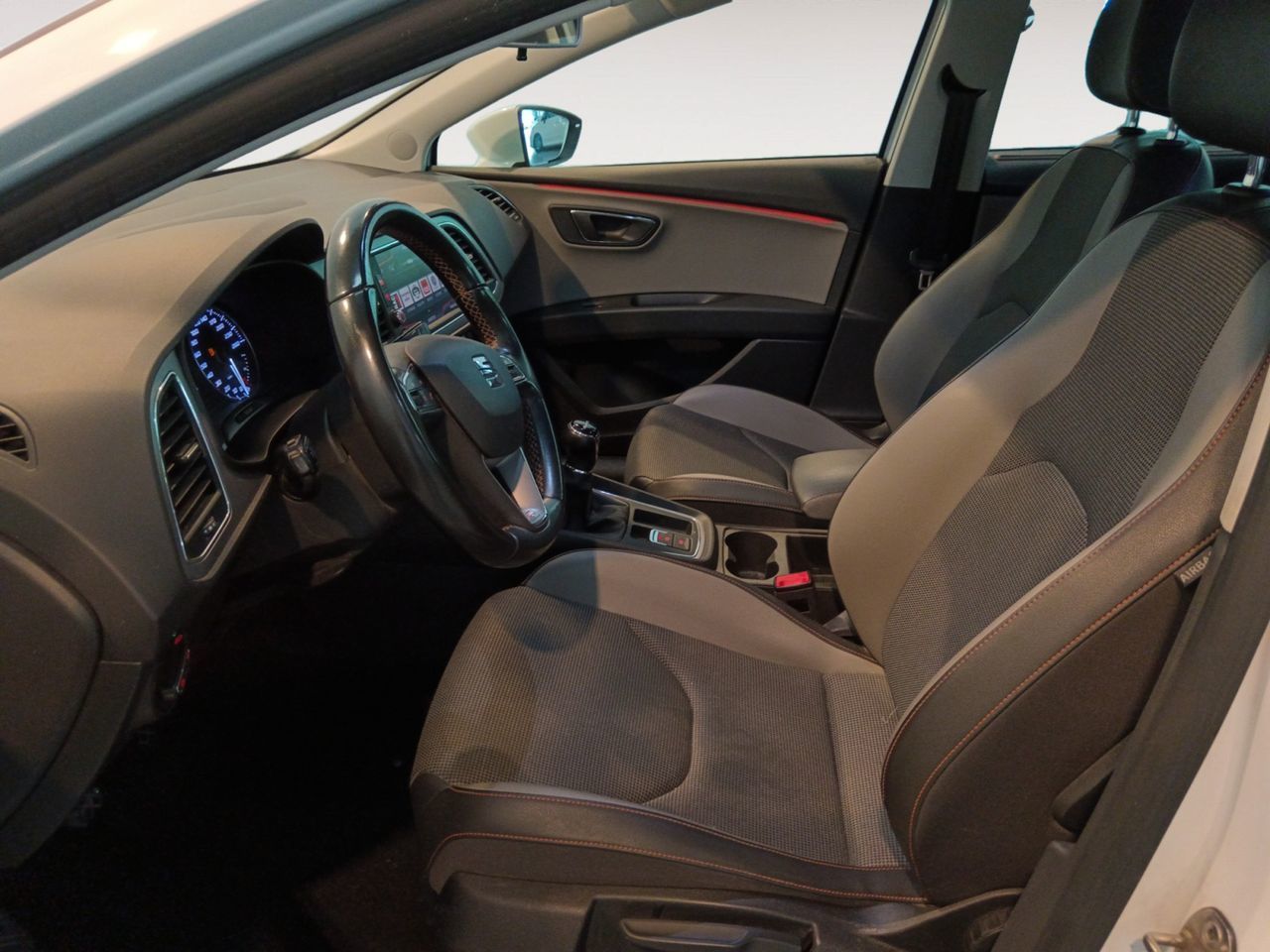 SEAT León 2.0 TDI X-perience 4Drive - foto 9