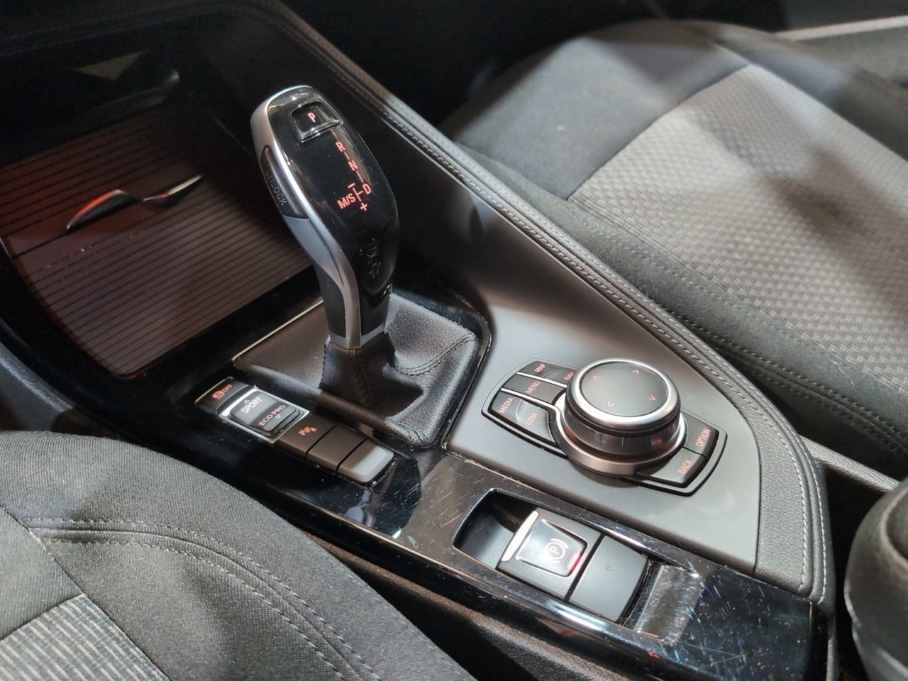 BMW X2 sDrive18d Business - foto 13