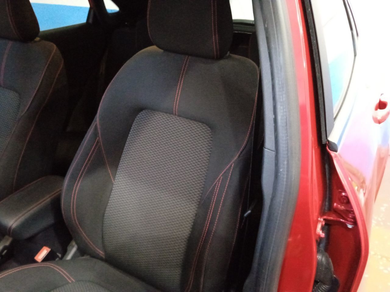 Ford Puma 1.0 EcoBoost MHEV ST-Line Design - foto 18