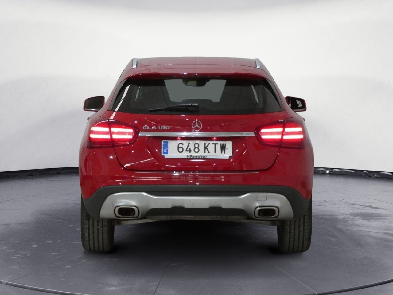 Mercedes-Benz GLA 180 - foto 19