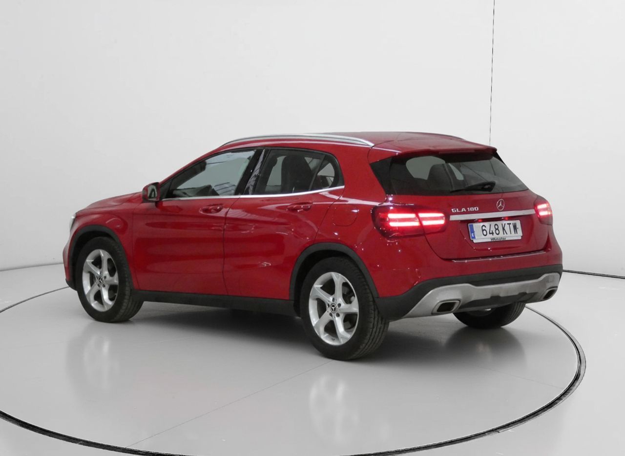 Mercedes-Benz GLA 180 - foto 4