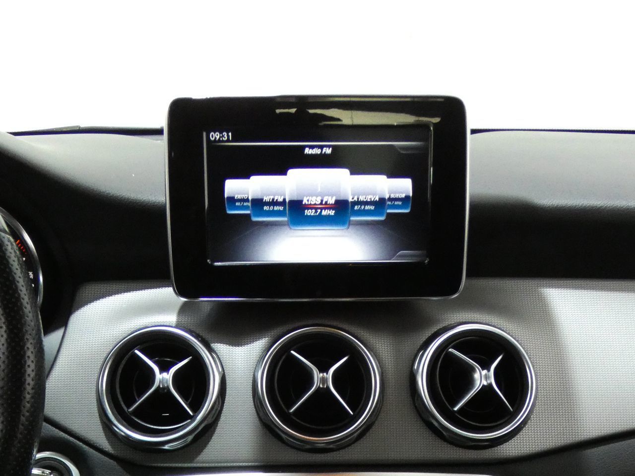 Mercedes-Benz GLA 180 - foto 15