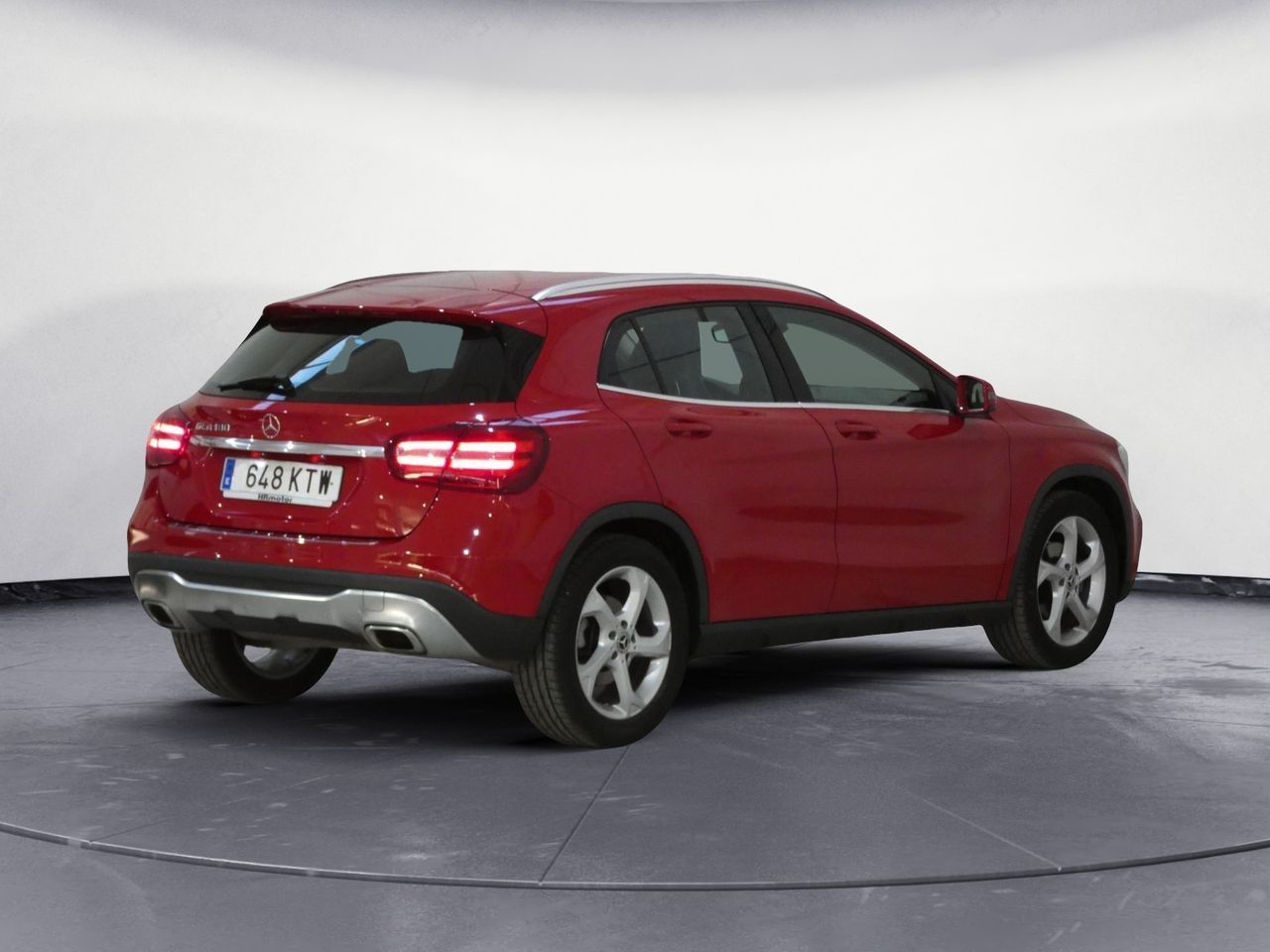 Mercedes-Benz GLA 180 - foto 17